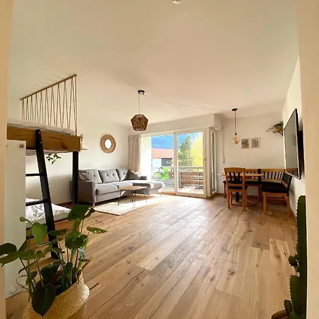 Butler Family & Friends Mit Hund Apartamento