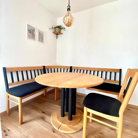 Butler Family & Friends Mit Hund Apartamento *